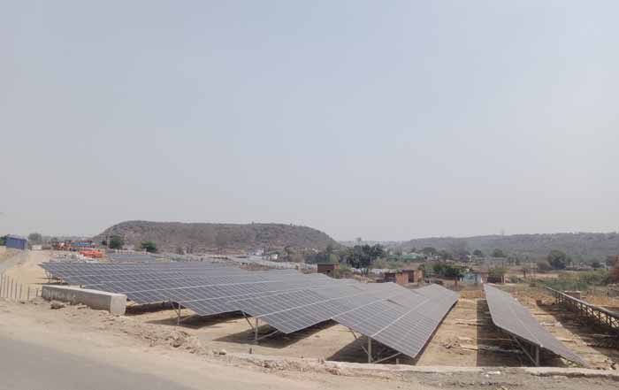 एक सोलर पार्क का प्रतीकात्मक फोटो।